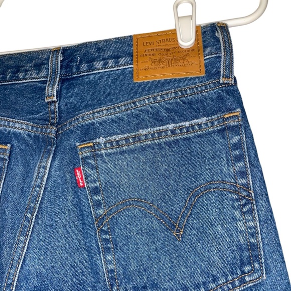 Levi's Wedgie Straight Oxnard Drive Distressed High Rise Jeans Sz 26 × 28 EUC - Picture 14 of 16